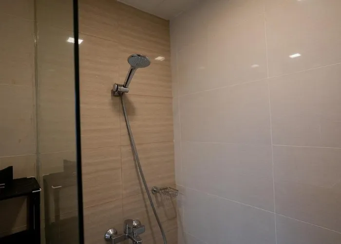 Apartment Elegant Unit, Fast Wifi, Near Makati Medical Centr *