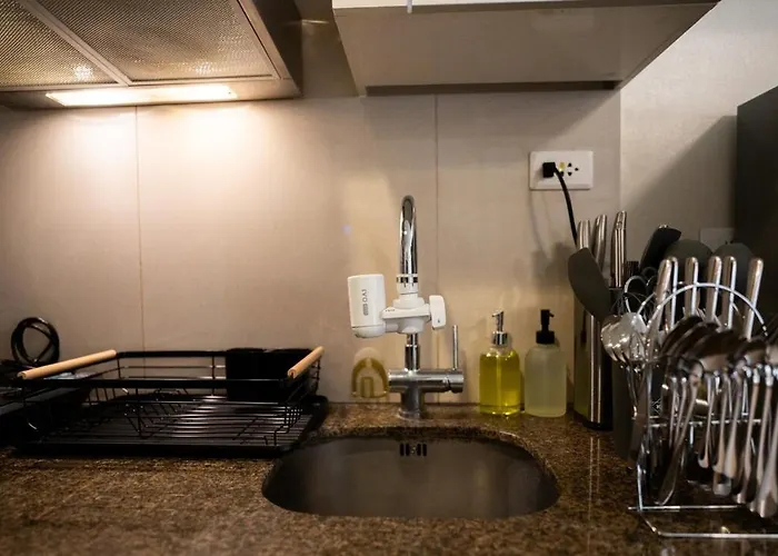Elegant Unit, Fast Wifi, Near Makati Medical Centr Apartment Manila