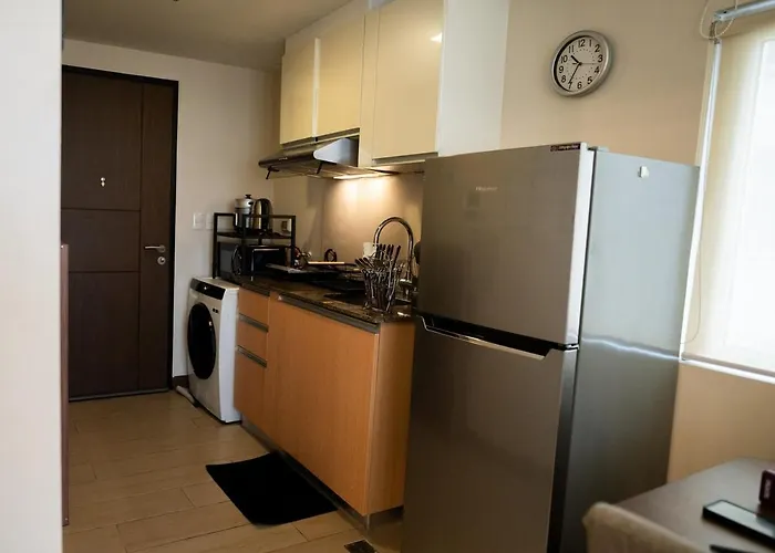 Apartment Elegant Unit, Fast Wifi, Near Makati Medical Centr Manila