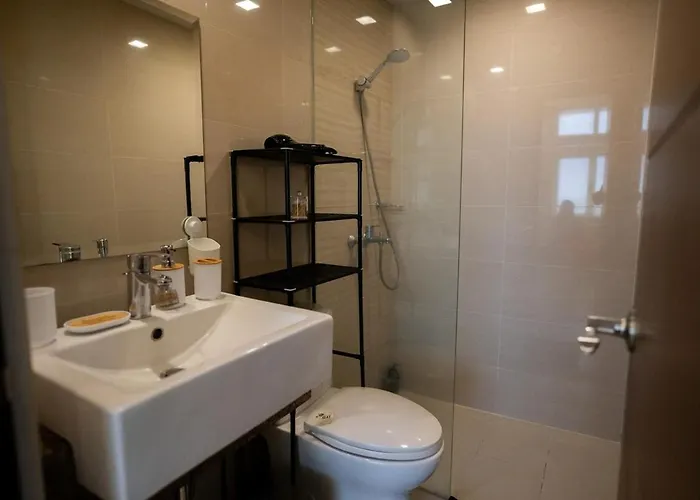 Elegant Unit, Fast Wifi, Near Makati Medical Centr *